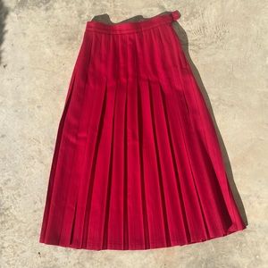 Vintage Talbots red pleated midi skirt. Size 4.